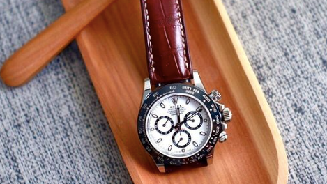 Bracelet de montre alligator cognac sur Rolex Daytona céramique 116500 LN