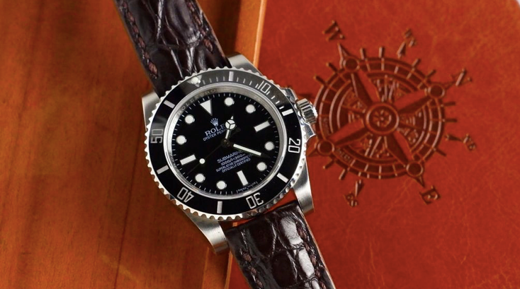 Bracelet de montre en alligator écaille ronde marron sur Rolex submariner 